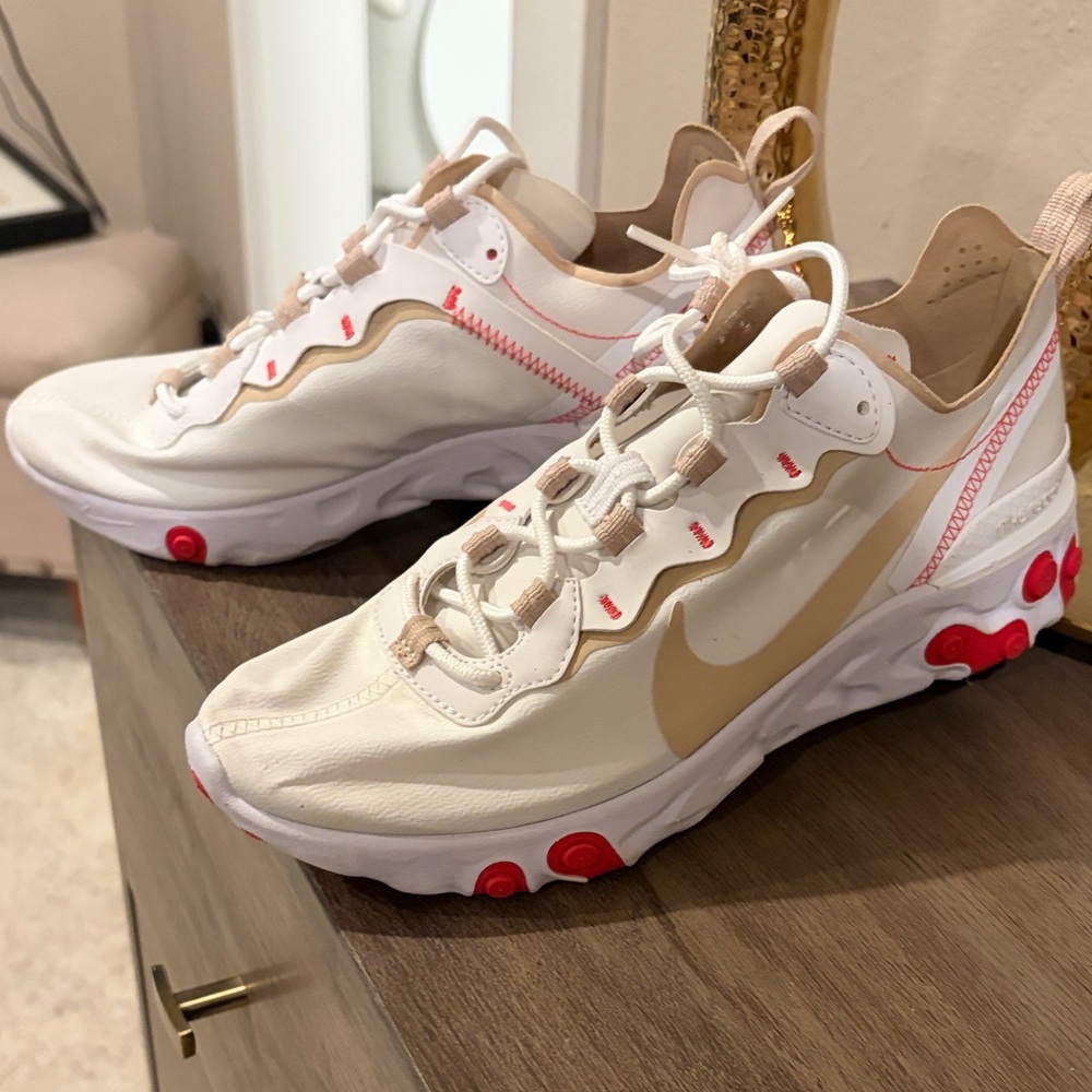 Women's Nike react Element 55 red and Beige Sneakers